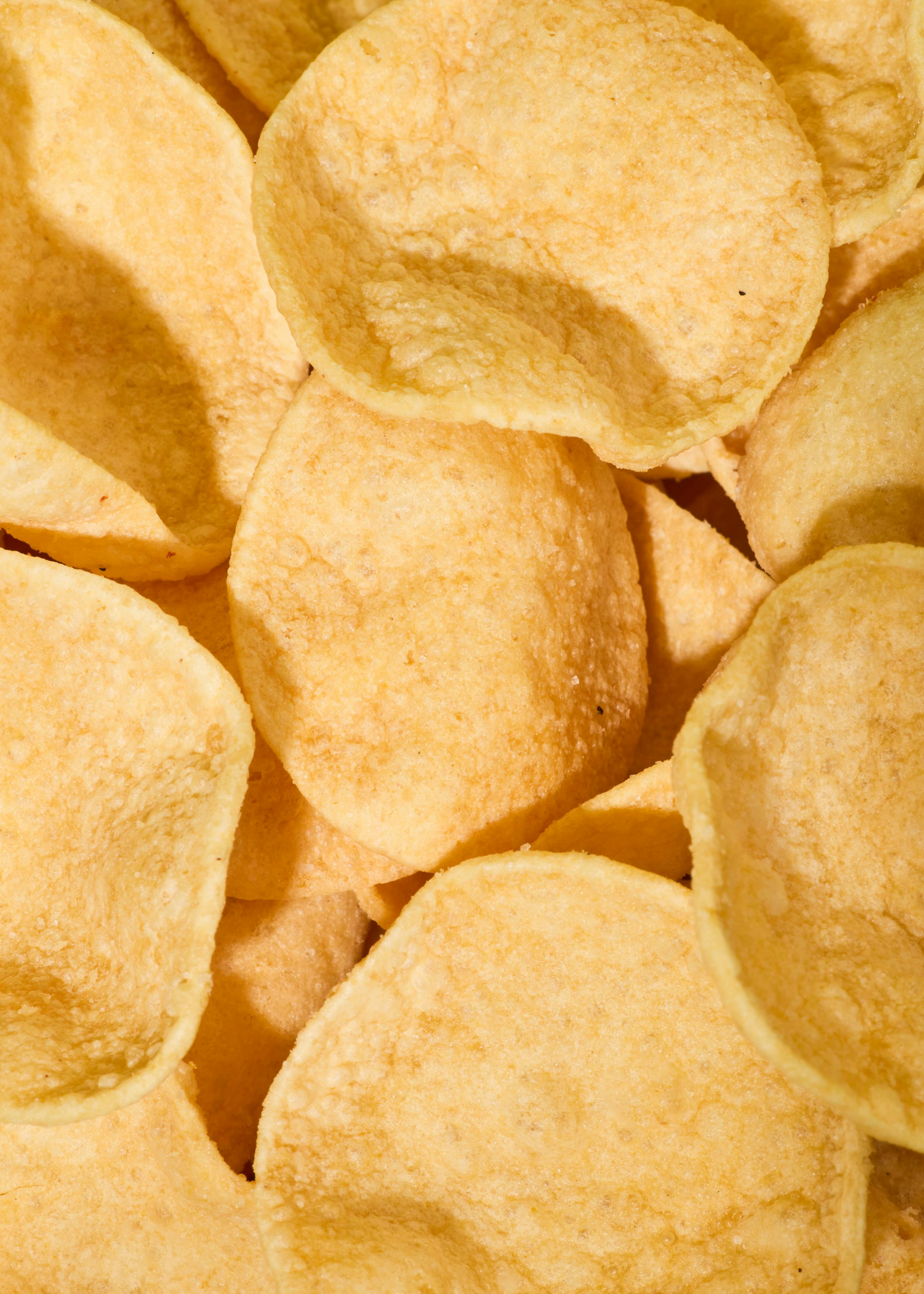 ein Haufen Kartoffelchips mit einer sehr weichen Textur