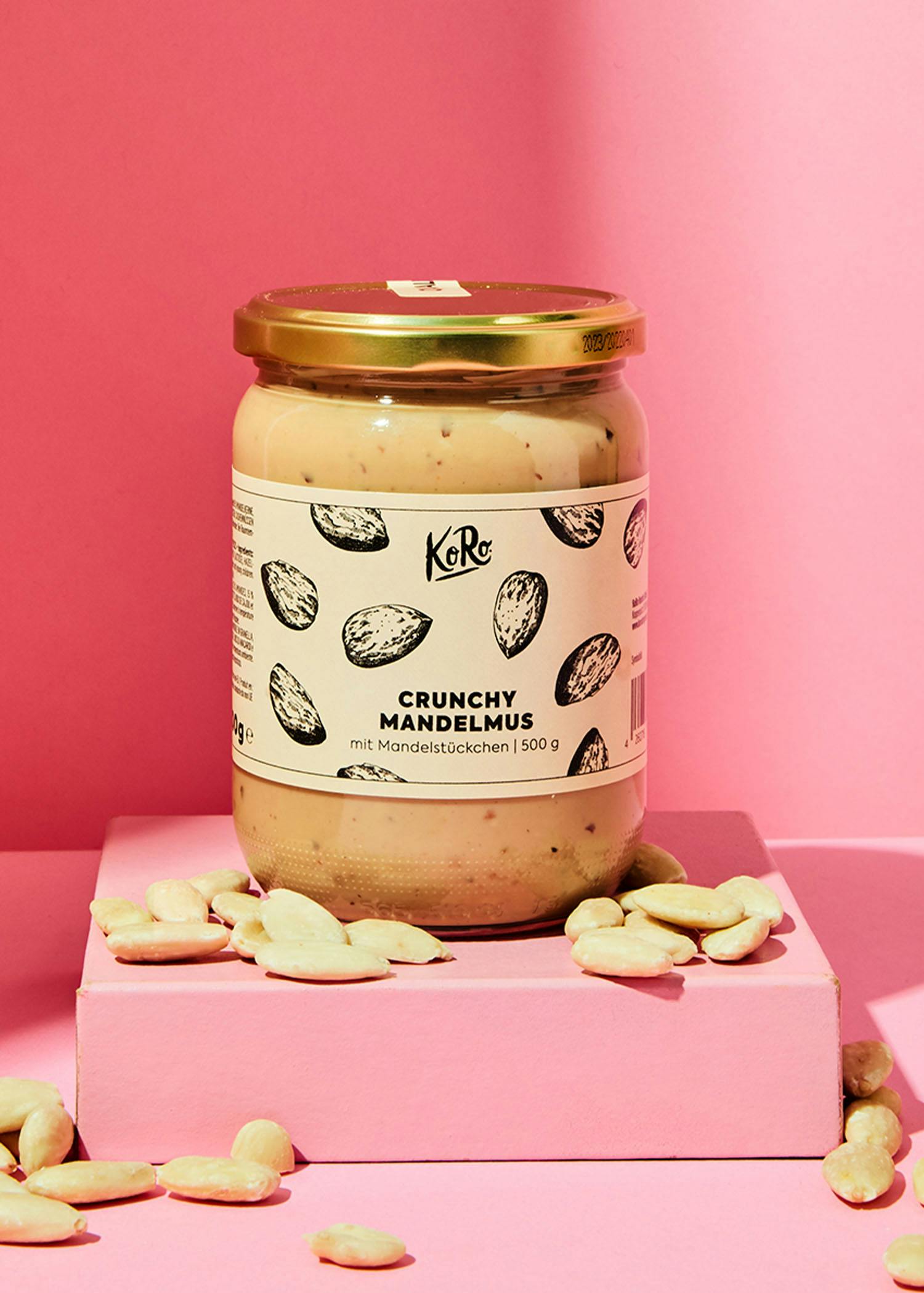 ein Glas crunchy mandelmus mit mandelstückchen 500g