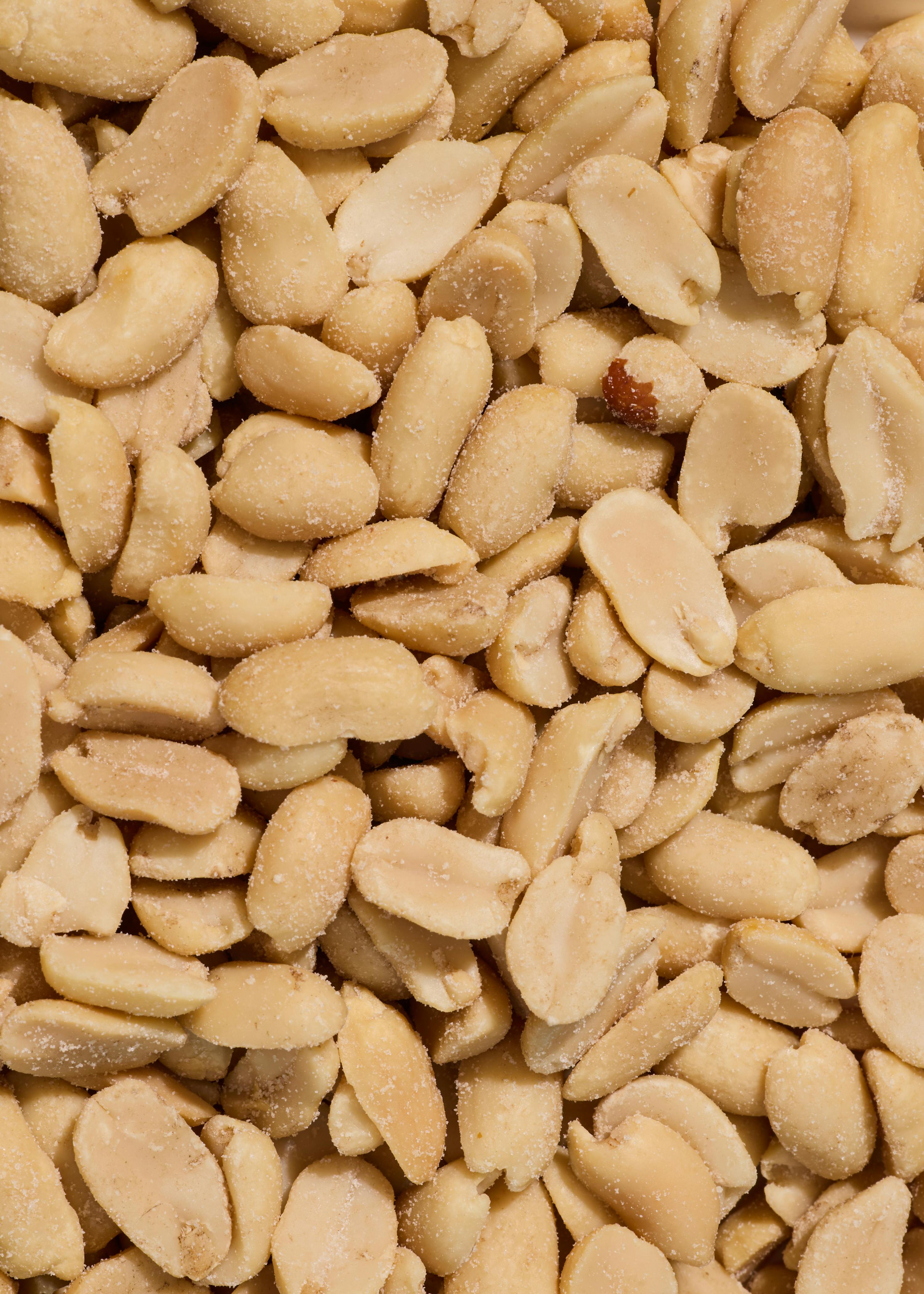 Geröstete Erdnusskerne mit Salz und Öl 1 kg