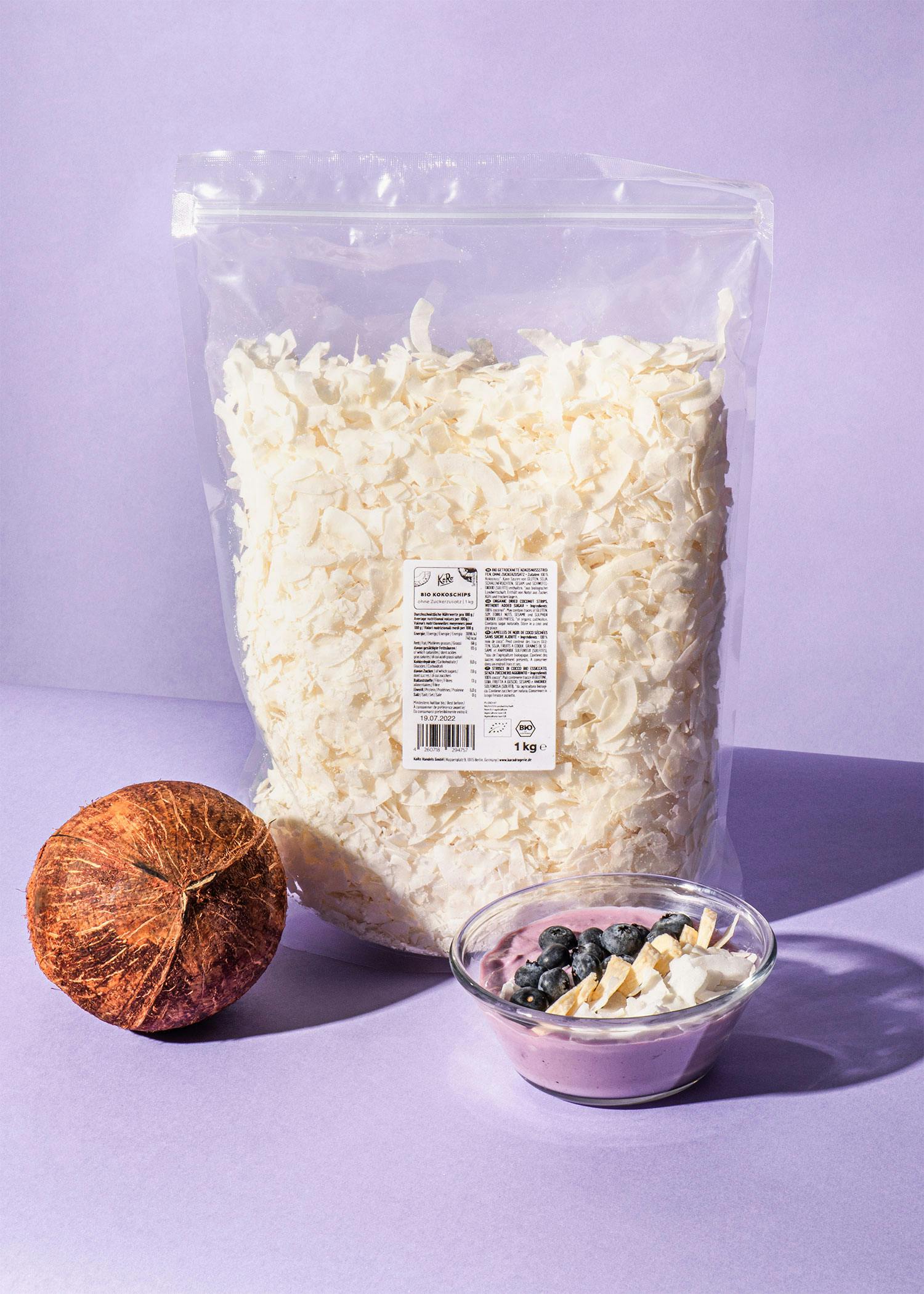 eine Nahaufnahme eines Plastikbeutels mit Kokosflocken